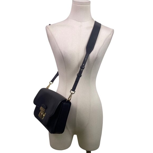 Michael Kors Black Leather Women’s With Gold-Tone Lock Closure Crossbody Bag - Picture 7 of 12